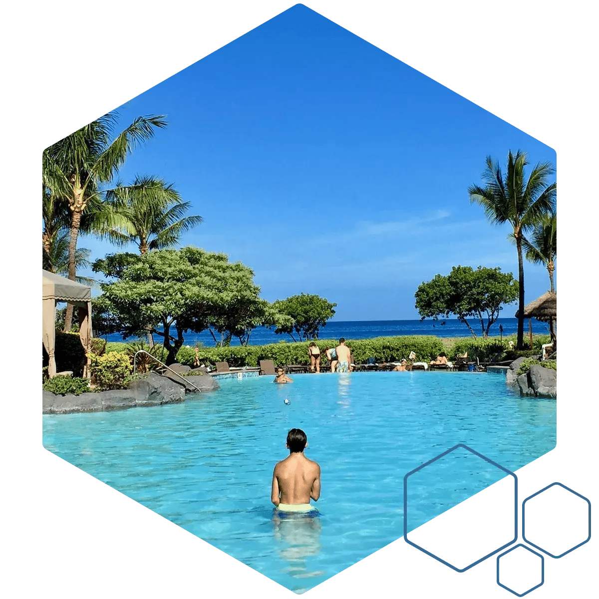 Honecomb_exterioir_BeachsideResort_Pool_Hexagon